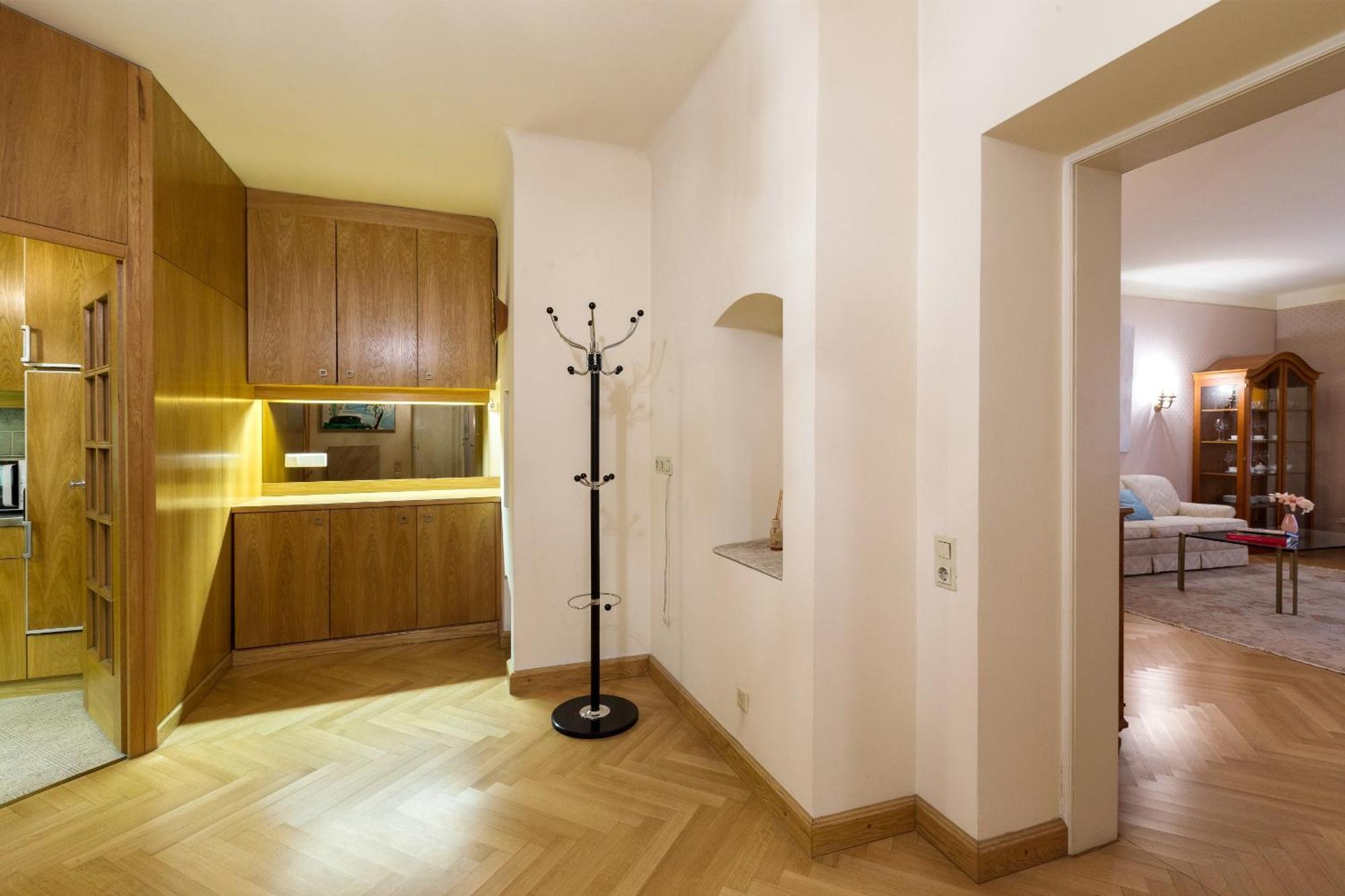 Apartment Sonnenfelsgasse Vienna Exterior photo